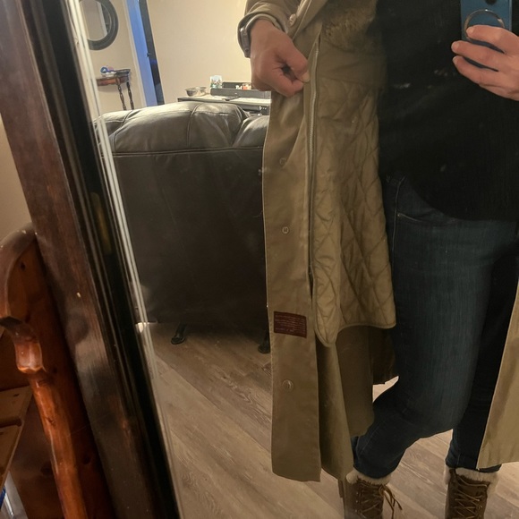 Tan trench coat with removable liner - Picture 10 of 11